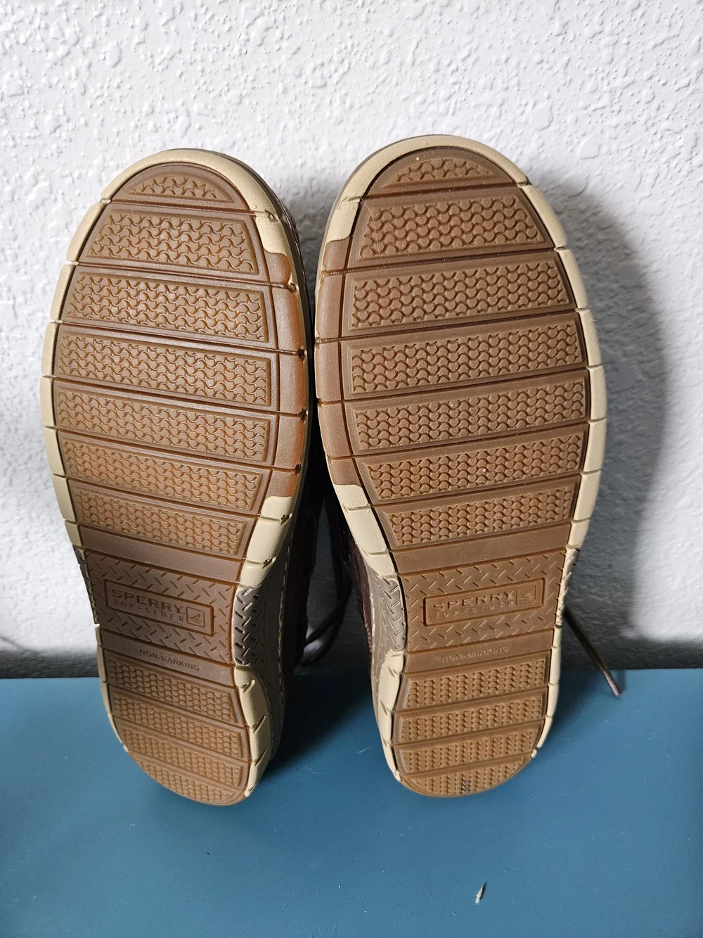 Sperry Men's Brown Leather Boat Shoes - Classic Lace-Up
